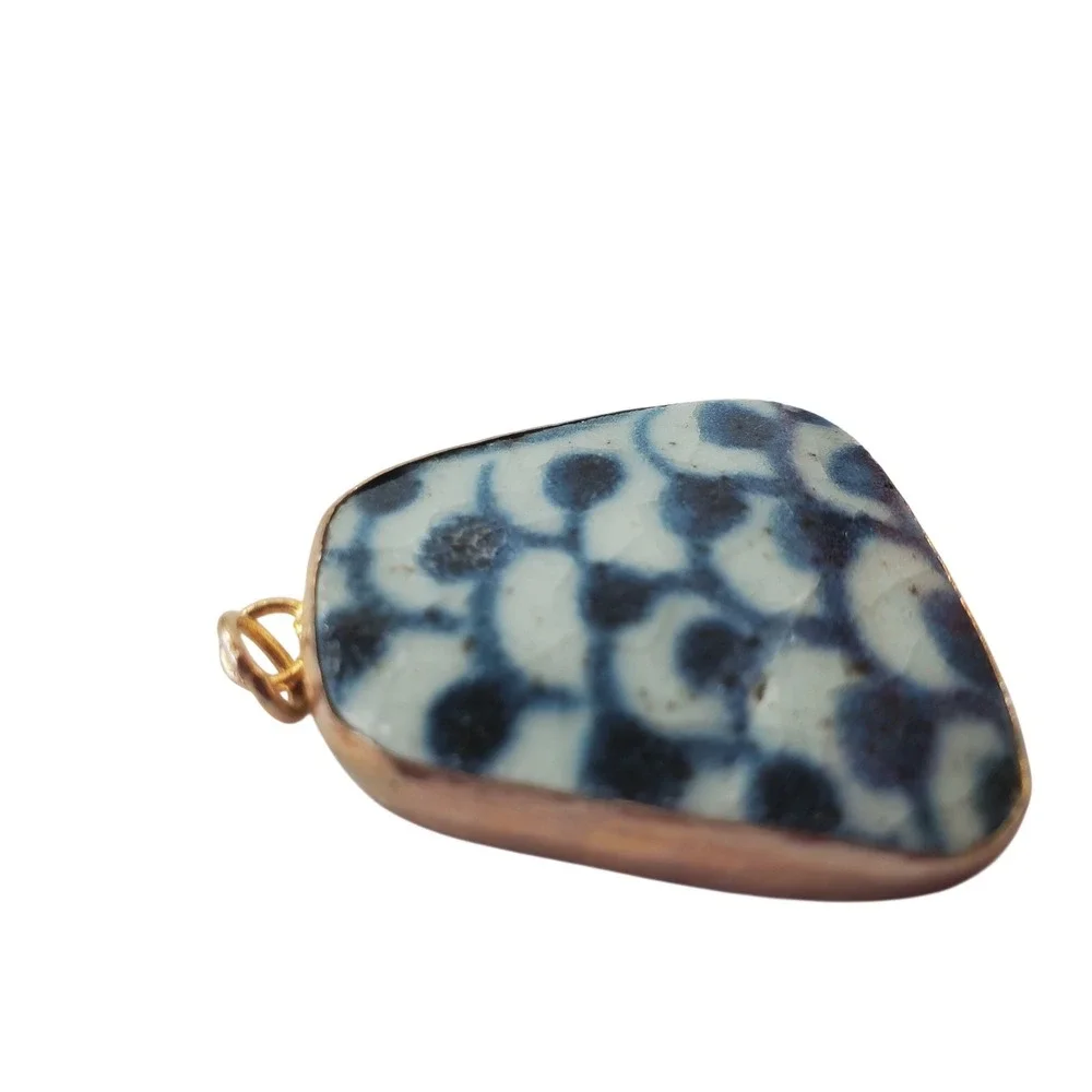 Vintage Repurposed Blue & White Pottery Shard Jewelry Pendant‎ Ming Chinoiserie